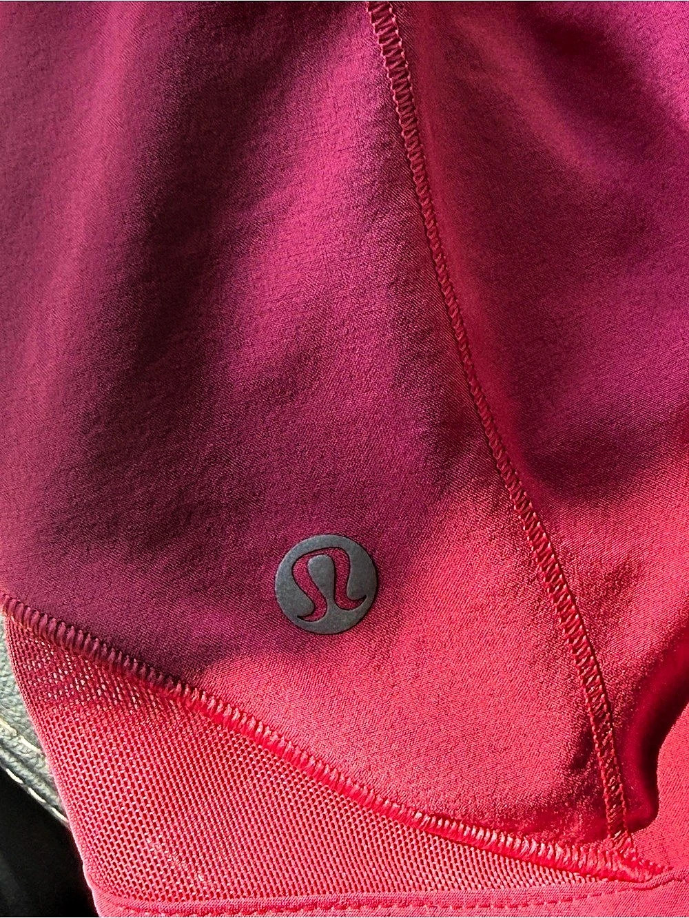 lululemon Hotty Hot Low-Rise Lined Short 2.5" Athletic Shorts Pink Size 12 - Picture 3 of 4